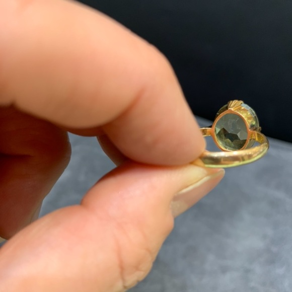 Vintage Natural Green 9.5ct Sapphire 18K Ring - Picture 6 of 7